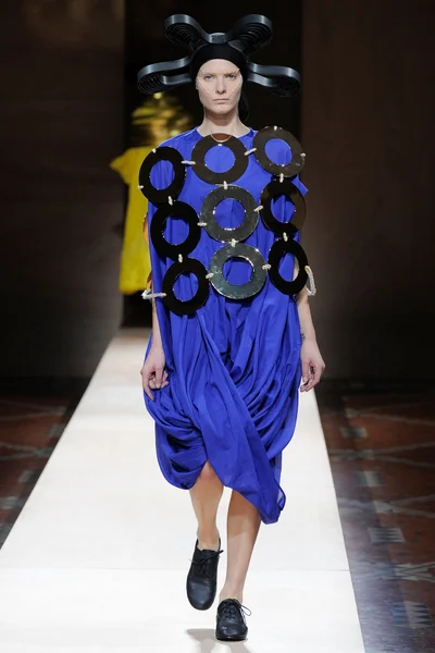 Look 9